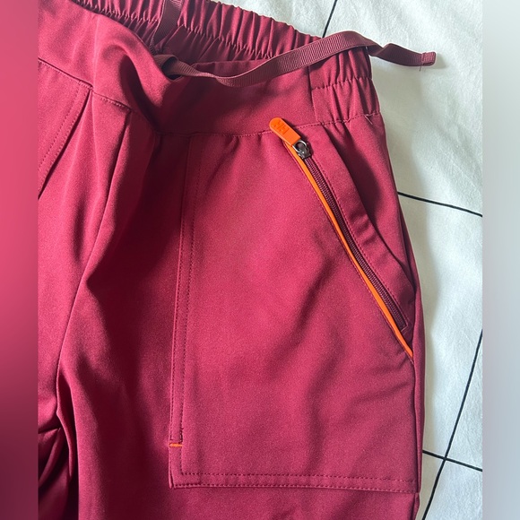 Helly Hansen Scrub Set - Picture 12 of 17